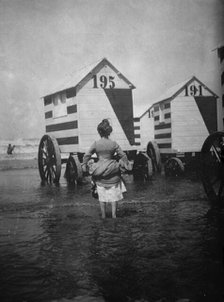 Bathing machines, Ostend, between c1910 and c1915. Creator: Bain News Service.