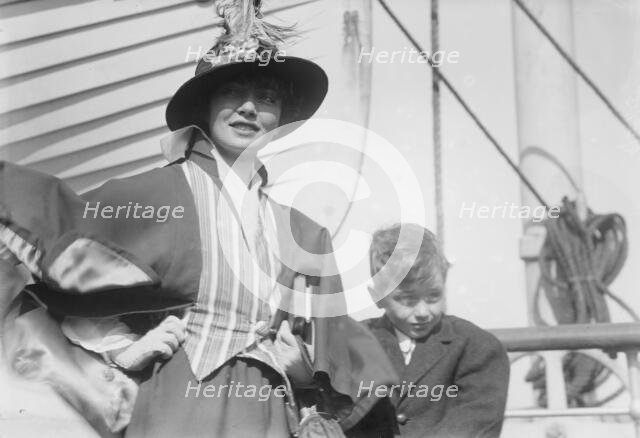 Mrs. D.S. Andrews (A.V. Hayne), 1915. Creator: Bain News Service.