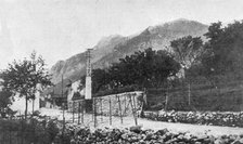 'Arret et recul Autrichiens, Val d'Astico, 17 juin 1916; Monte Cengio, sur le rebord..., 1916. Creator: Unknown.
