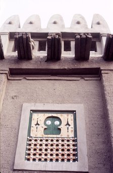 Lattice window, Djenné, Mali, 1989.  Creator: Amanda Waite.