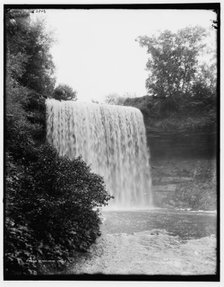 Minnehaha Falls, between 1890 and 1901. Creator: Unknown.