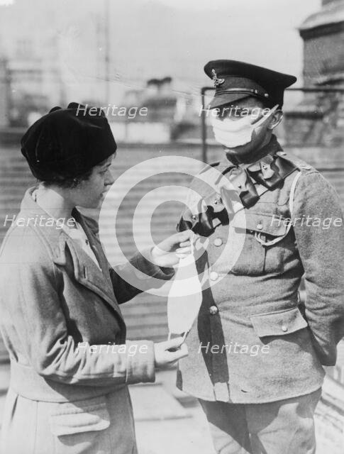 Respirator for British soldiers, between 1914 and c1915. Creator: Bain News Service.