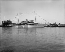 Yacht Caroline of Toledo, St. Clair Flats, Mich., between 1909 and 1915. Creator: Unknown.
