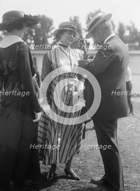 Horse Shows - Mrs. E.B. Powers, Pittsburgh, Pa., 1916. Creator: Harris & Ewing.