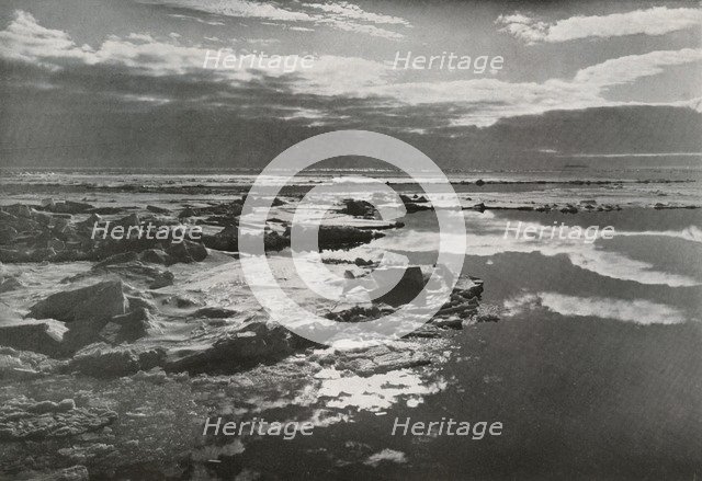 'Christmas Eve (1910) in the Pack', (1913). Artist: Herbert Ponting.