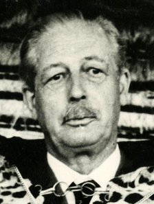 Macmillan invested as Paramount Chief, South Africa, February 1960. Creator: Colonial Office.