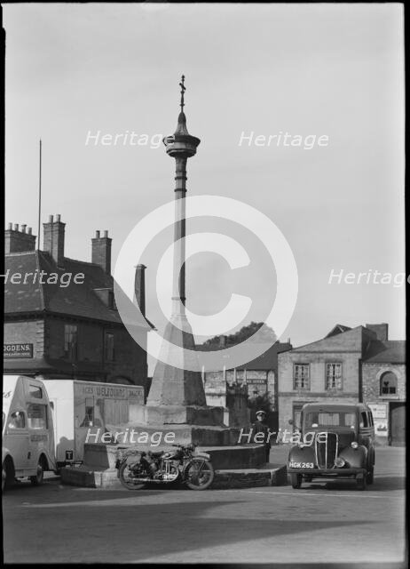 Market Cross, Market Place, Grantham, South Kesteven, Lincolnshire, c1950. Creator: Herbert Felton.