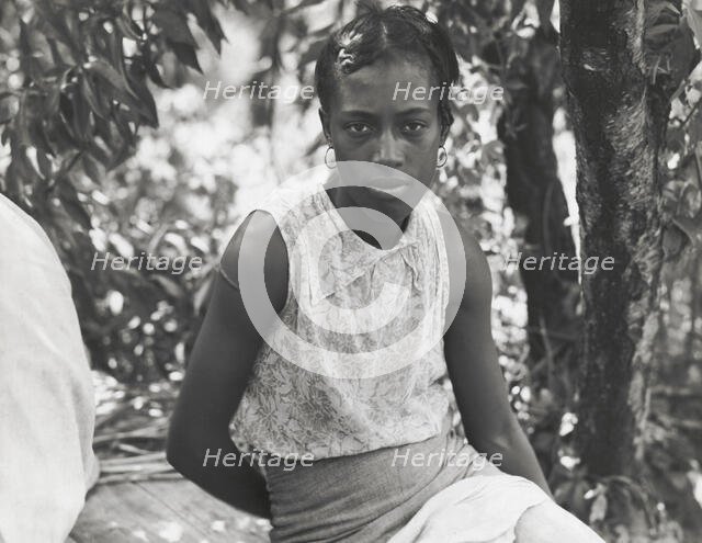 Cotton hoer near Clarksdale, Miss., June 1937. Creators: Farm Security Administration, Dorothea Lange.
