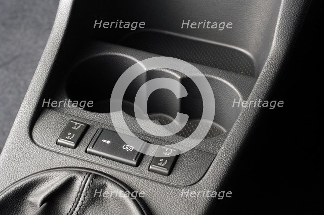 Skoda Fbia Estate  HTP 1-2  2007. Artist: Simon Clay.