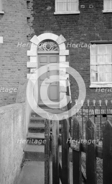 115 Kennington Lane, Lambeth, London, 1945. Artist: Eric de Maré
