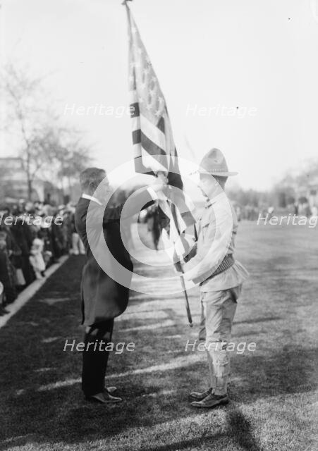 Prof. H. G. Osborn ["Old Glory"], between c1915 and c1920. Creator: Bain News Service.
