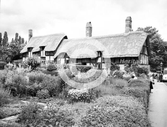 Anne Hathaway's Cottage, Shottery, Stratford-upon-Avon, Warwickshire, c1955. Creator: Arthur Charles Kirby Ware.