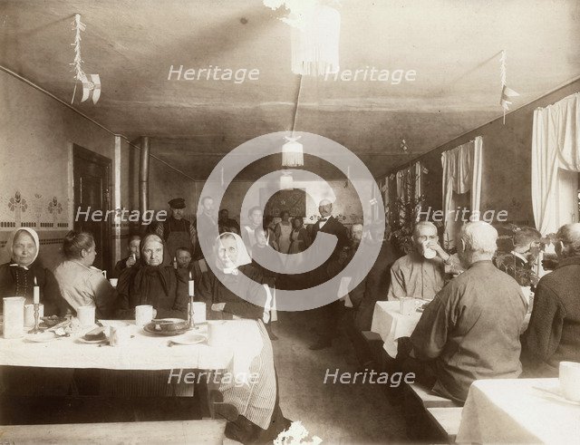 Christmas in the almshouse, Landskrona, Sweden, 1910-1915. Artist: Unknown