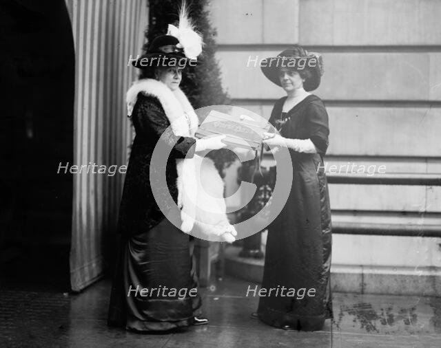 Mrs. Linthicum and Mrs. Stephen [i.e. Steven] Ayres, (1912?). Creator: Bain News Service.