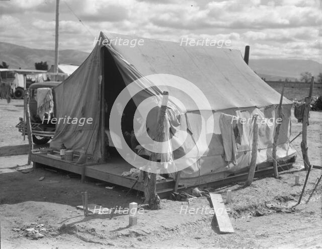Arkansas family in California, 1936. Creator: Dorothea Lange.