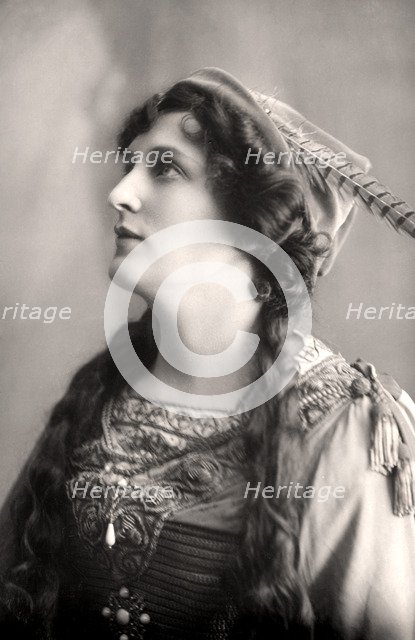 Evelyn Millard (1869-1941), English actress, early 20th century.Artist: Foulsham and Banfield