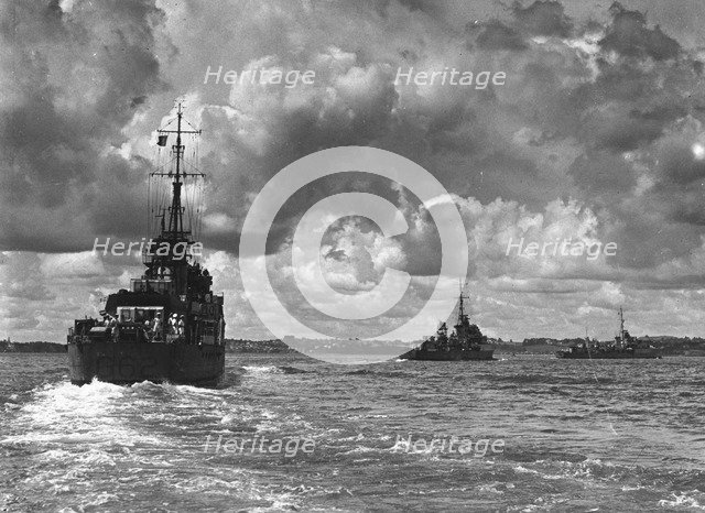 British warships entering Sydney harbour, Australia, 1945. Artist: Unknown