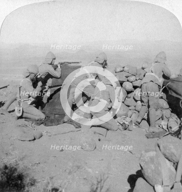 Troops defending New Zealand Hill, Slingersfontein, South Africa, 25th January 1900.Artist: Underwood & Underwood