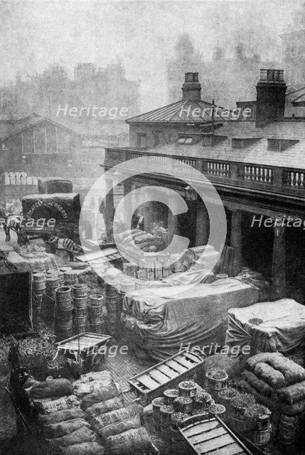 Covent Garden, London, c1930s. Artist: Spencer Arnold