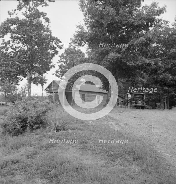 A "shotgun" weatherboard house built in 1925, Person County, North Carolina, 1939. Creator: Dorothea Lange.