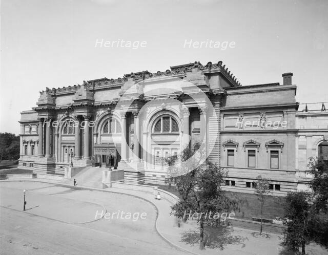 Metropolitan Museum of Art, New York, N.Y., c.between 1900 and 1910. Creator: Unknown.