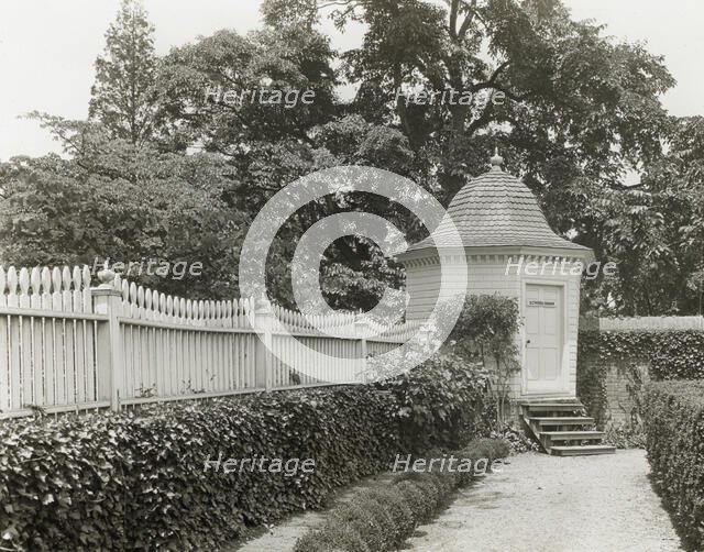 "Mount Vernon," George Washington house, George Washington Parkway, Mount Vernon, Virginia, c1894. Creator: Frances Benjamin Johnston.