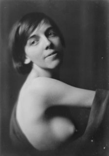 De Picon, Leah, Miss, portrait photograph, 1917 or 1918. Creator: Arnold Genthe.
