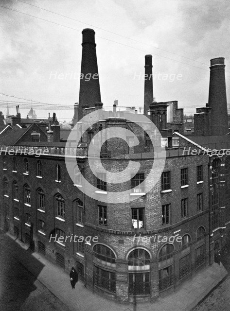 Whitefriars Glassworks, City of London. Artist: Unknown