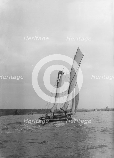 The ketch 'Corinda' under sail. Creator: Kirk & Sons of Cowes.