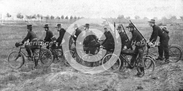 'Le combat de Haelen; les Belges attendaient l'arrivee des forces franco-britanniques', 1914. Creator: Montigny.