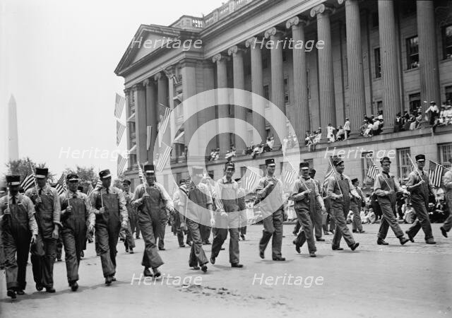 Preparedness Parade - Workmen, 1916. Creator: Harris & Ewing.