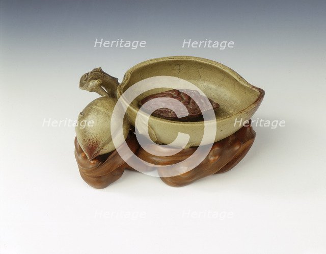 Yixing stoneware brushwasher of peach shape, Qing dynasty, China, 18th century. Artist: Unknown
