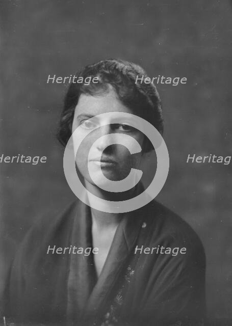 Miss Larrabee, portrait photograph, 1919 Apr. 23. Creator: Arnold Genthe.
