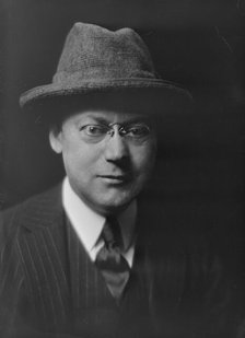 Towne, Charles Hanson, Mr., portrait photograph, not before 1916. Creator: Arnold Genthe.