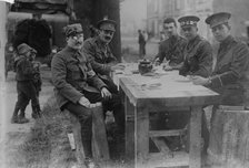 French Officer breakfasts with English, between 1914 and 1918. Creator: Bain News Service.