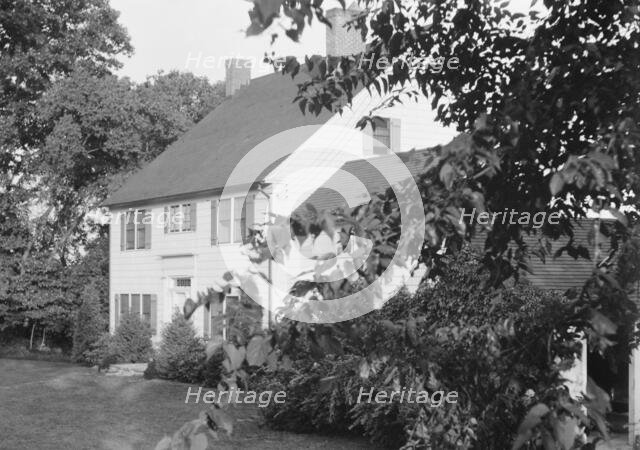 Unidentified residence, possibly the residence of Mr. B. Javits, between 1911 and 1942. Creator: Arnold Genthe.