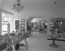 Elizabeth Arden, business on Worth Ave., Palm Beach, 1959. Creator: Gottscho-Schleisner, Inc.