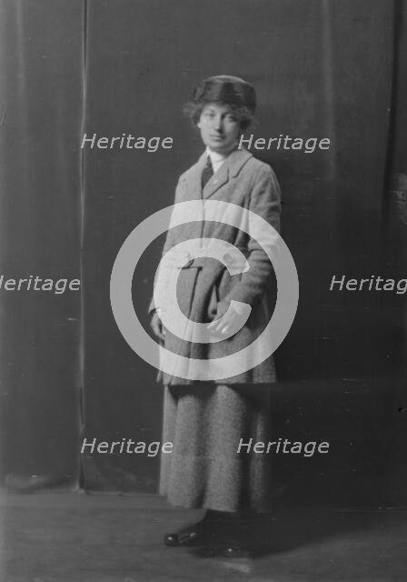 Mrs. E. Terry Smith, (Miss Ethel Walker), portrait photograph, 1918 Oct. 9. Creator: Arnold Genthe.