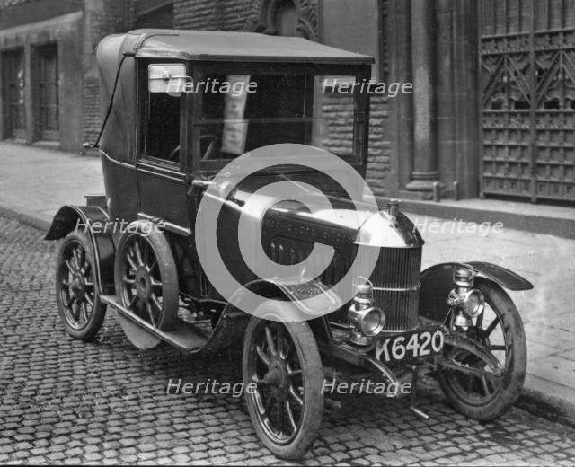 1916 Morris Oxford Coupe. Creator: Unknown.