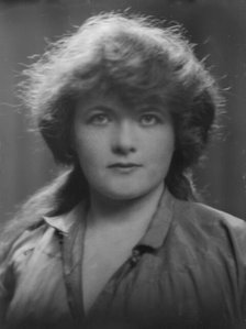 Drayton, W.H., Mrs., portrait photograph, 1916 May 8. Creator: Arnold Genthe.