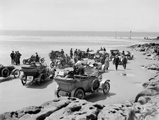 Cars at Porthcawl Speed Trials, Wales, early 1920s. Artist: Bill Brunell.