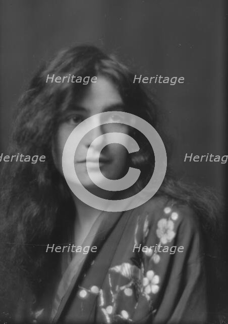 Babcock, Jessie C., Miss, portrait photograph, 1912 May 28. Creator: Arnold Genthe.