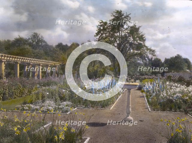 "Lake Terrace," John Stoughton Newberry, Jr., house, 99 Lake Shore Drive, Grosse Pointe..., 1917. Creator: Frances Benjamin Johnston.