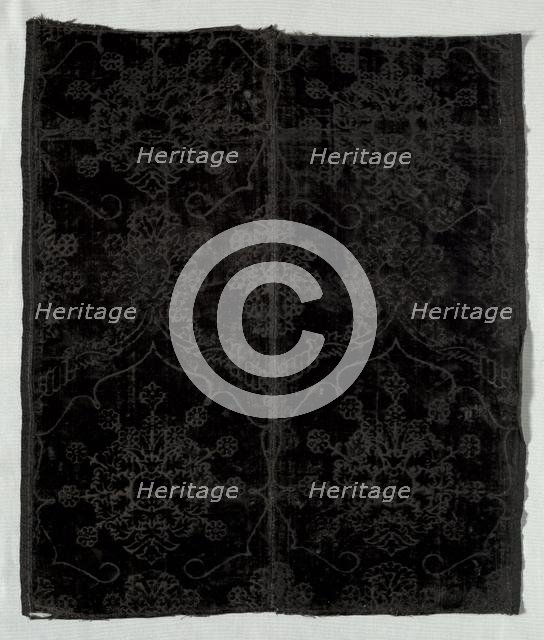 Velvet Fragment, 1400s. Creator: Unknown.