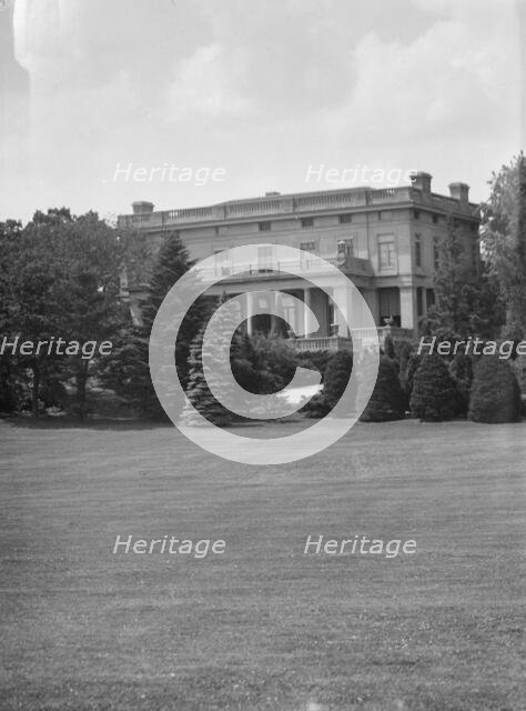 Langeloth estate, Riverside, Connecticut, 1932 June 7. Creator: Arnold Genthe.
