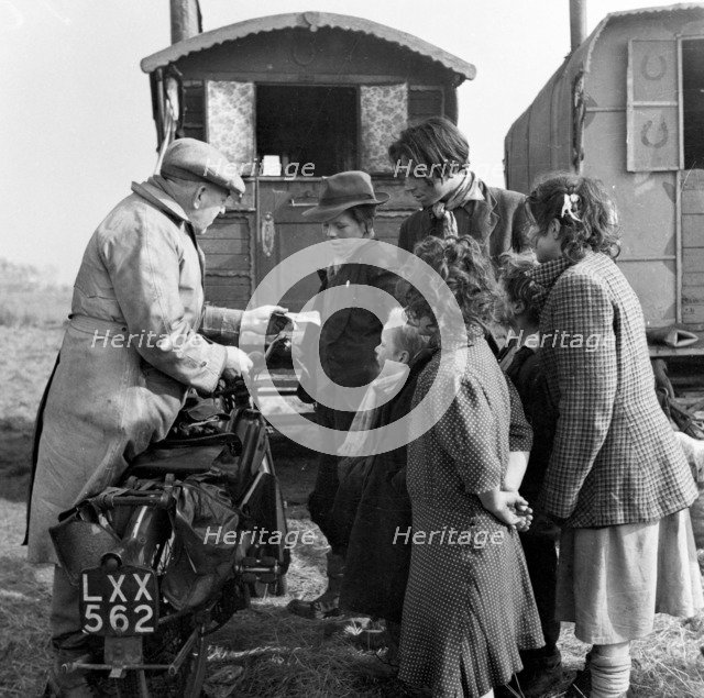 Gypsies, London, 1953. Artist: Henry Grant