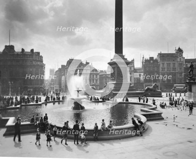 Trafalgar Square, City of Westminster, London. Artist: George Davison Reid