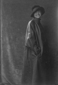 Corbin, Louise, Miss, portrait photograph, not before 1916. Creator: Arnold Genthe.