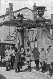 'La division du general Mangin a la peine et a l'honneur; Le general de Castelnau est venu..., 1916. Creator: Unknown.