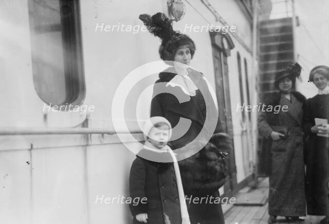 Countess de Bertier and son, between c1910 and c1915. Creator: Bain News Service.